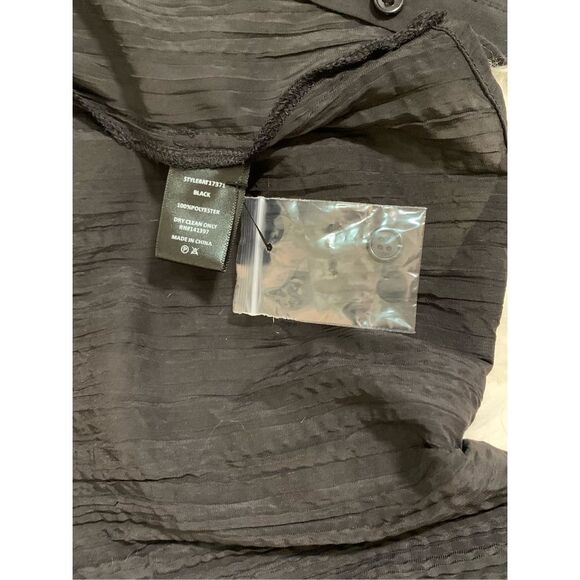 ASTR The Label Women's Black Textured Ruched Button Up Top Size XS NWT - Picture 7 of 8